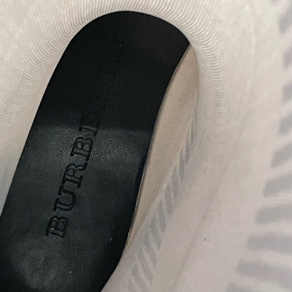 Burberry rain boots - Picture 3 of 5